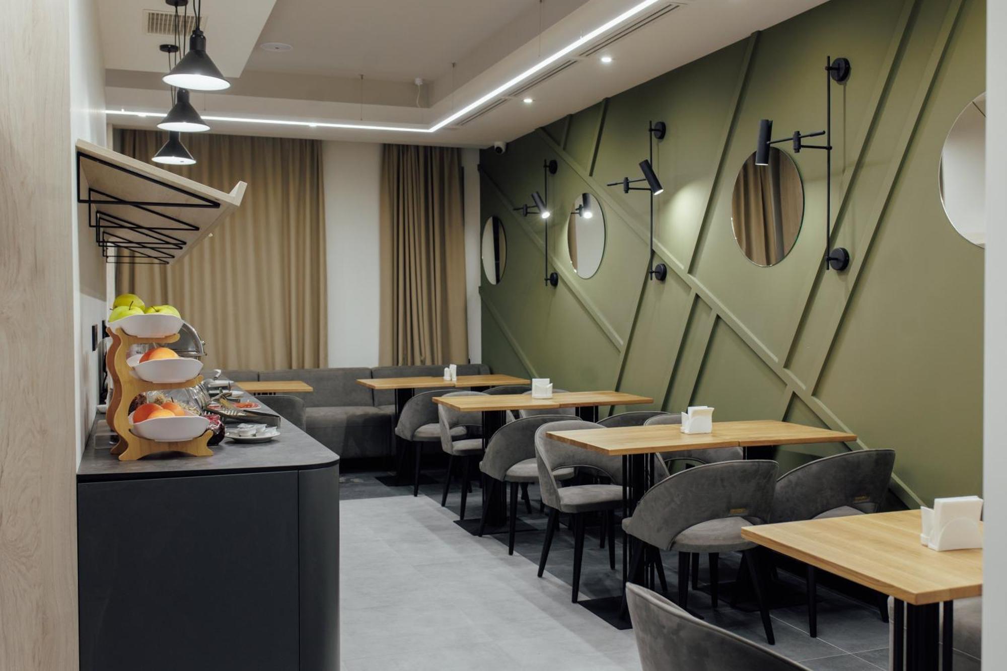 Select Hotel Львов Экстерьер фото