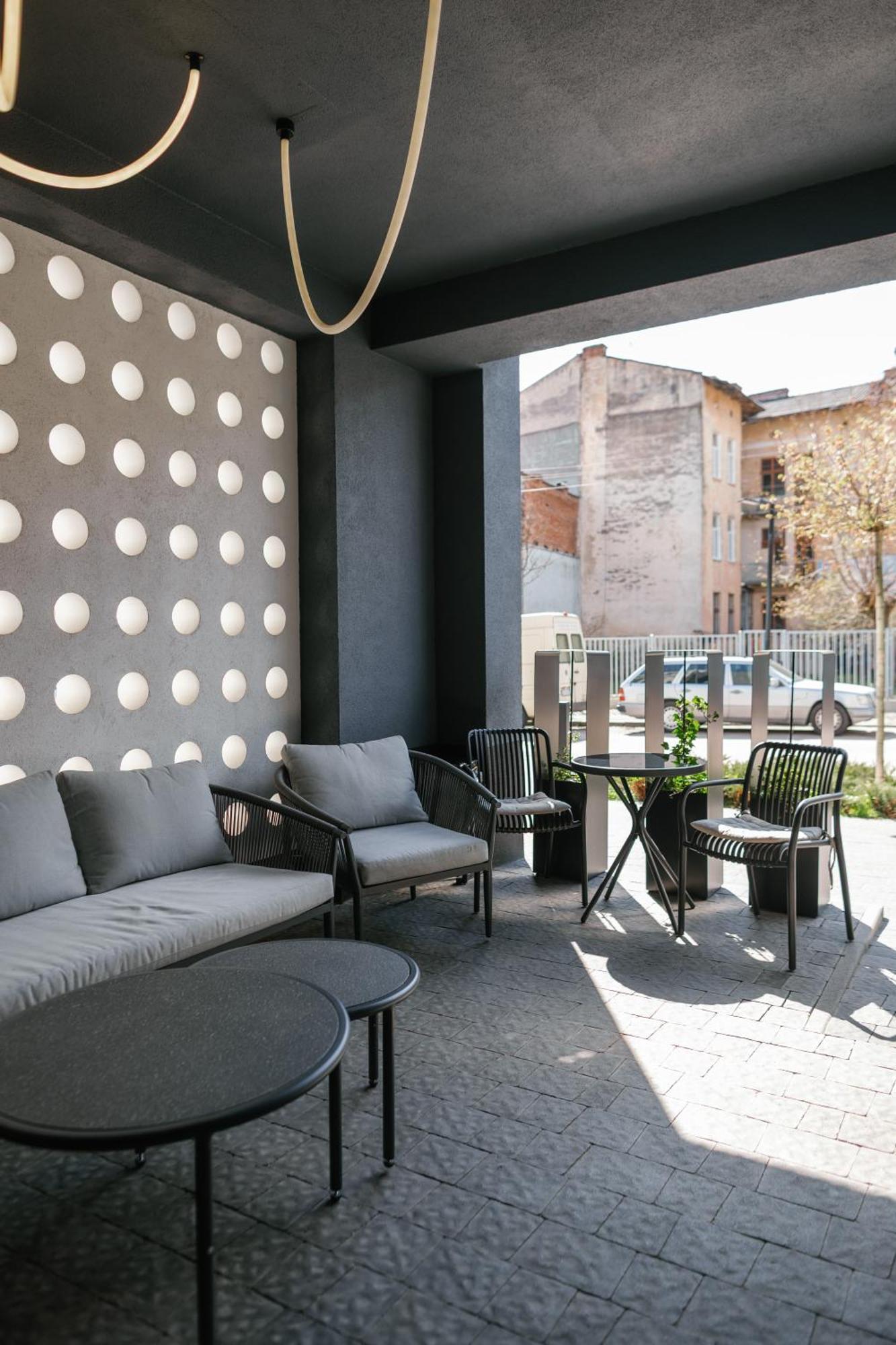 Select Hotel Львов Экстерьер фото